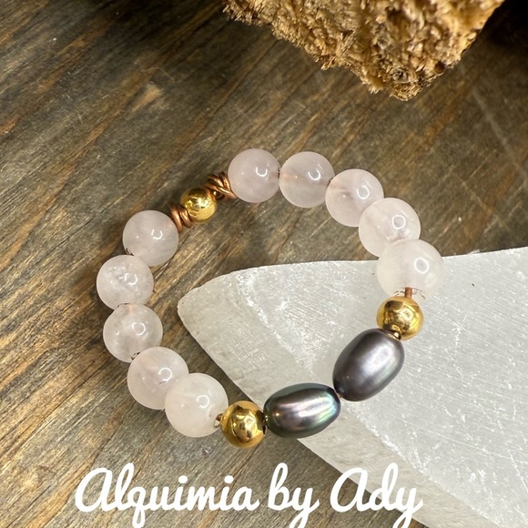 Pink Quartz and iridescent rice gray pearls beaded gem ring - Picture 1 of 2